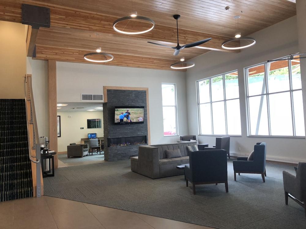 Kodiak Compass Suites photo 2