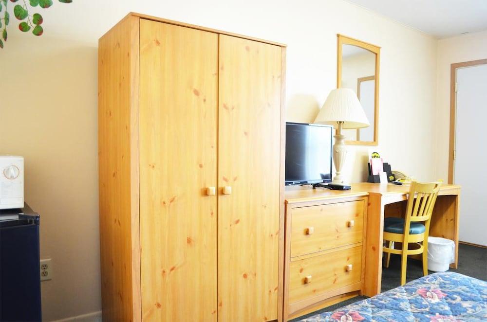 Budget Inn photo 6