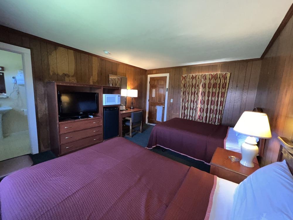 Relax Inn By OYO Natural Bridge I-81 photo 7