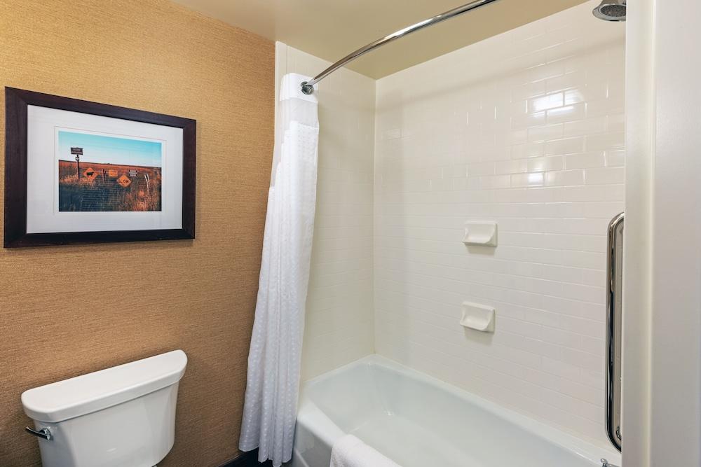 Holiday Inn Ardmore I-35 by IHG photo 23