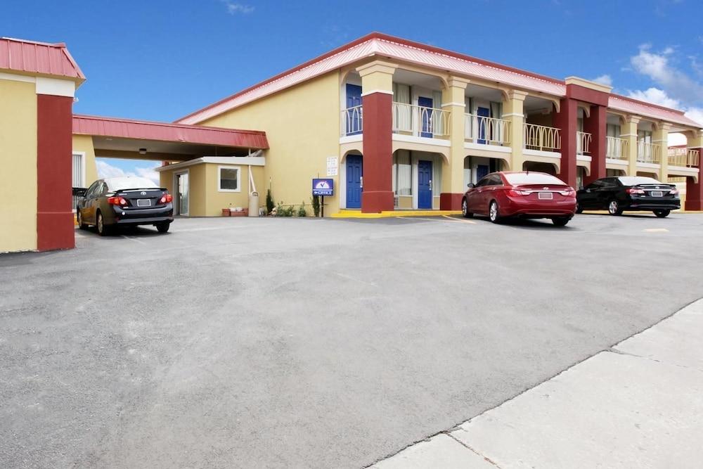 Americas Best Value Inn Weatherford, OK photo 10