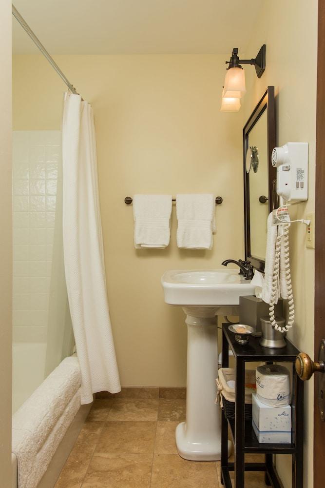 The Victorian Luxury B&B photo 29