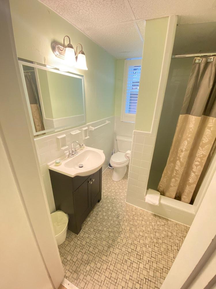 Vineyard Harbor Motel - Private Beach photo 98