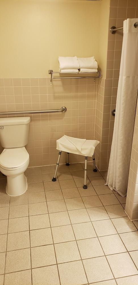 AmericInn by Wyndham Mounds View Minneapolis photo 48