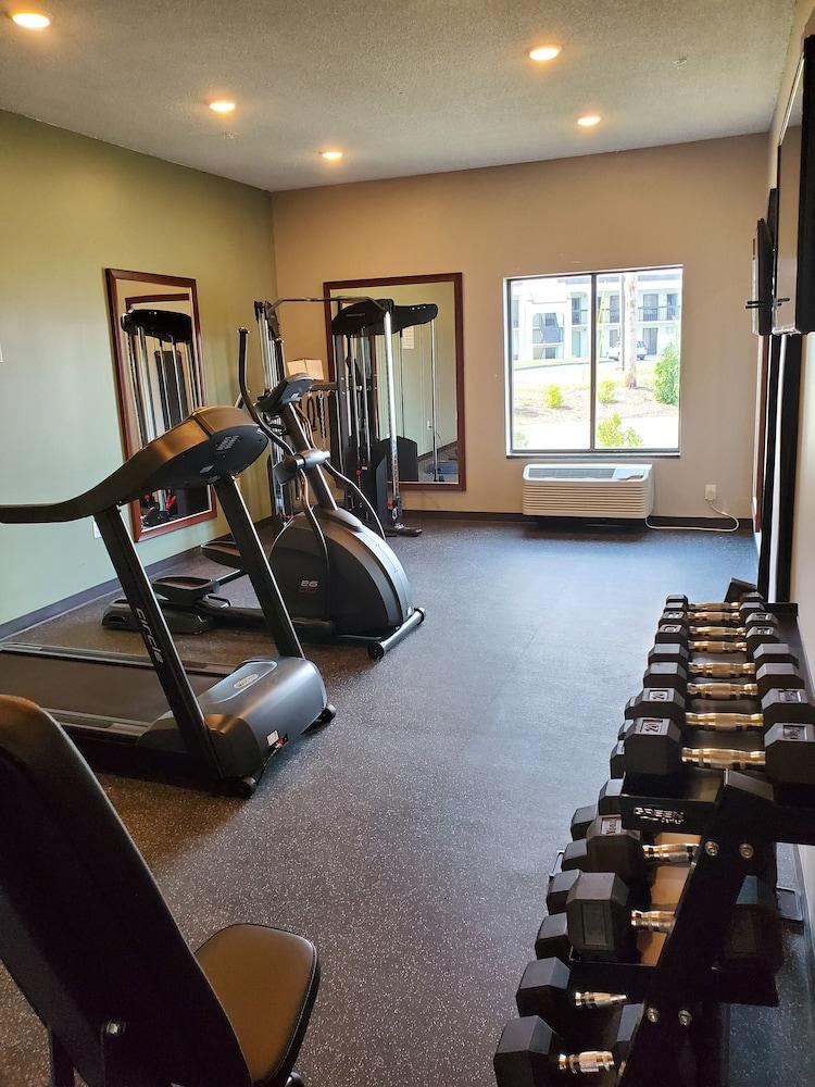 Wingate by Wyndham Christiansburg photo 13