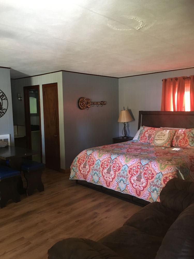 Smoky View Cottages & RV Resorts photo 33