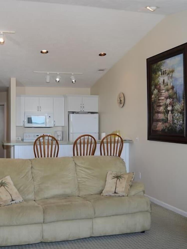 Beach Condominium Hotel photo 77
