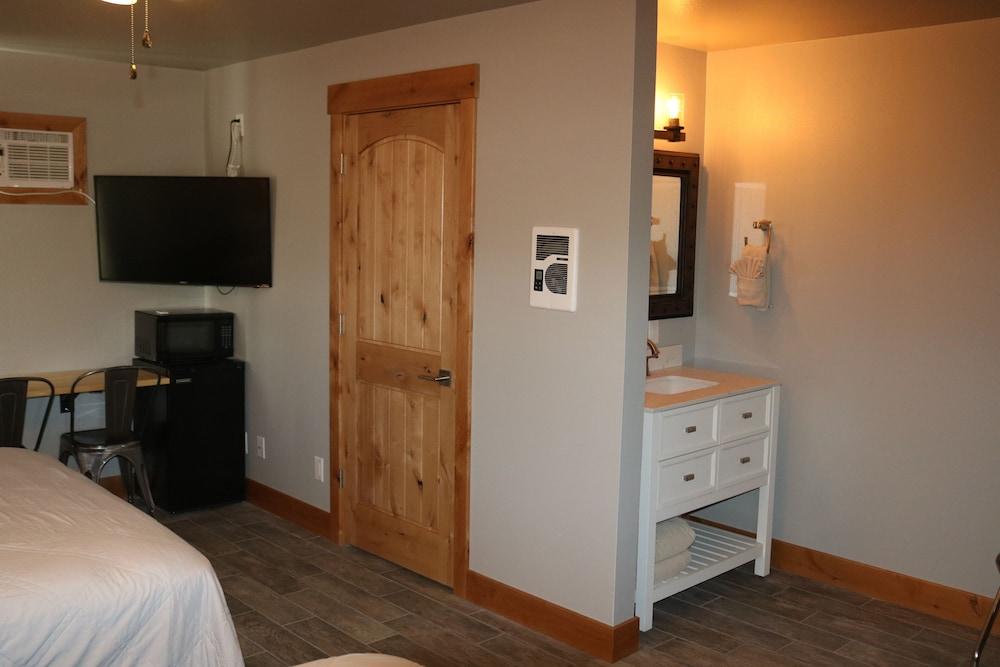 Columbine Inn photo 3