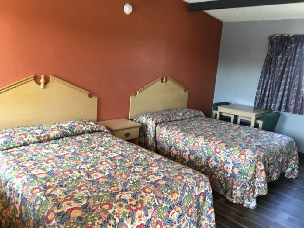 Valley Motel photo 9