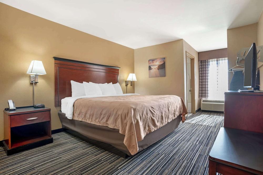 Quality Inn Brookhaven photo 11