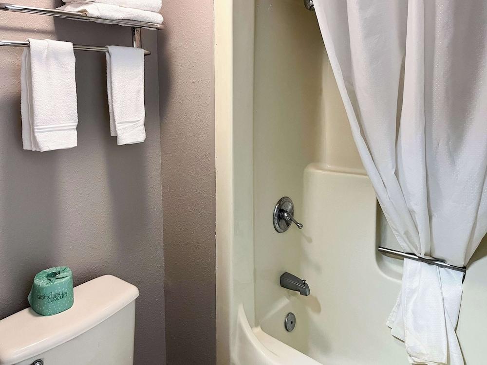 Studio 6 Elkhart, IN- Kitchenette Rooms photo 17