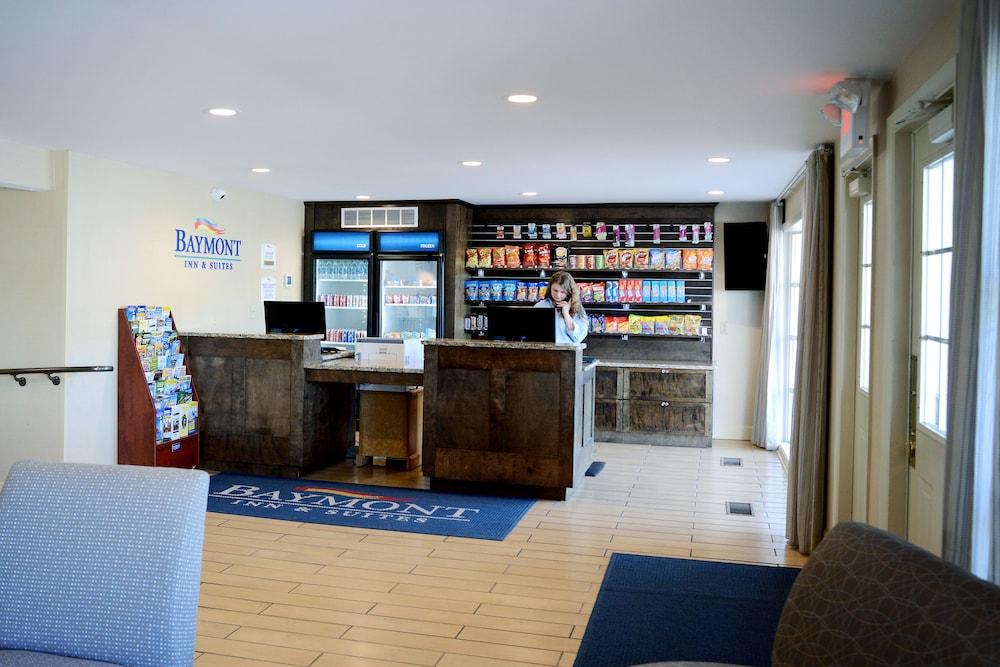 Baymont by Wyndham St. Ignace Lakefront photo 3