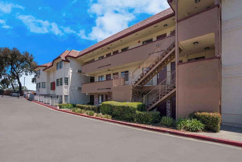 Econo Lodge Vallejo Fairgrounds photo 31