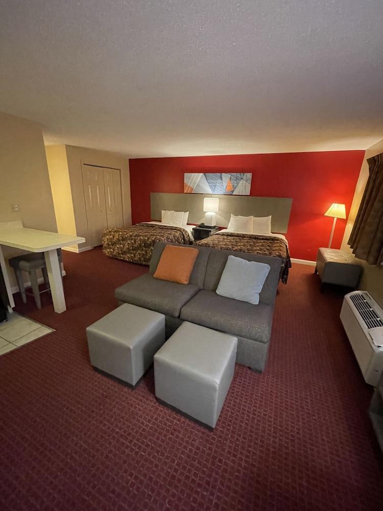 Gold Star Inn & Suites photo 10
