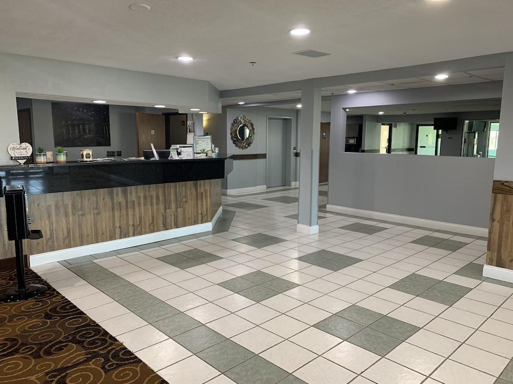 Hotel 7 Inn Anna photo 2