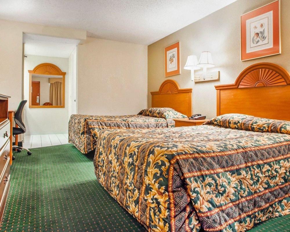 Rodeway Inn Mount Laurel Hwy 73 photo 21