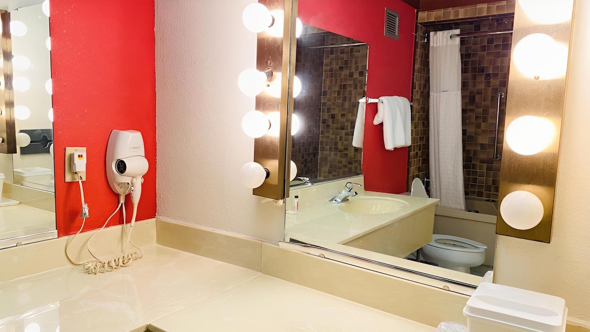 Ramada by Wyndham Walterboro photo 59