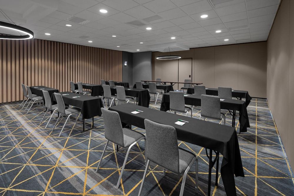 Holiday Inn Hasbrouck Heights-Meadowlands by IHG photo 22
