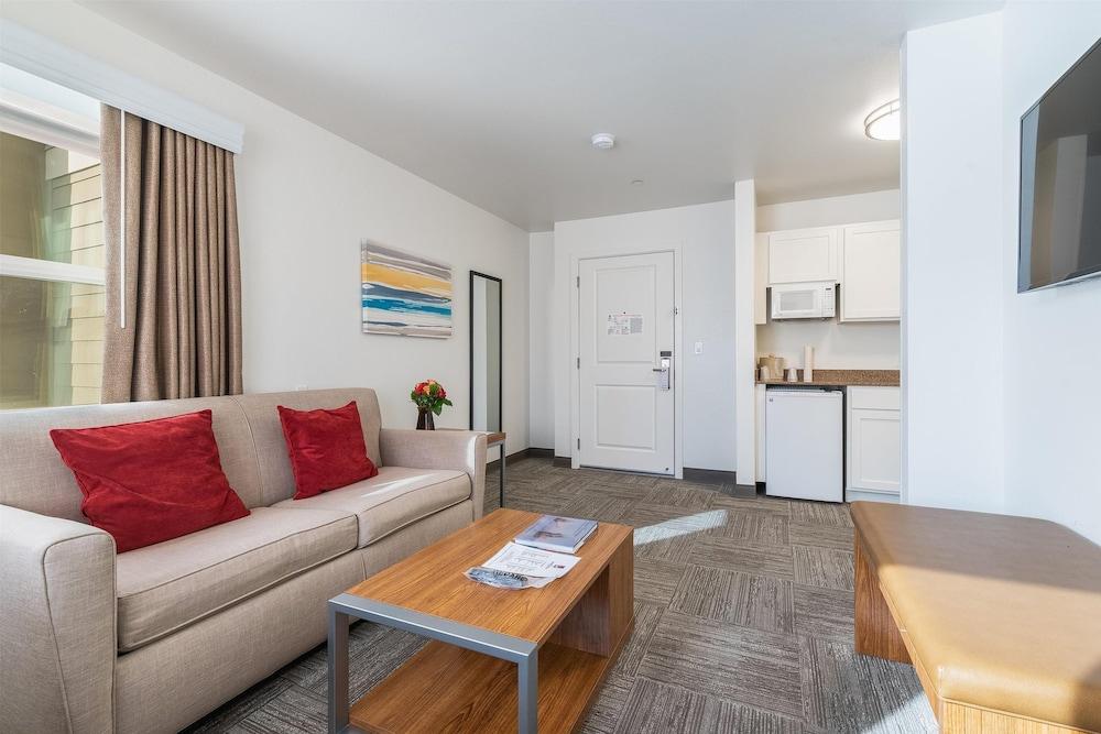 Marshall Suites Bainbridge Island, SureStay Collection by BW photo 2