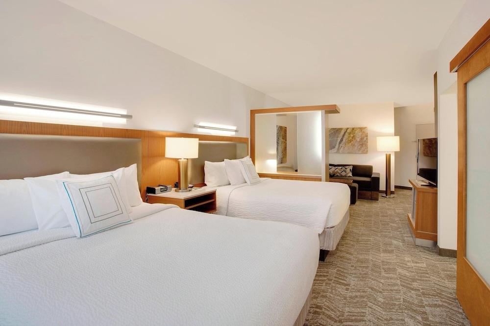 Springhill Suites Marriott Airport photo 4