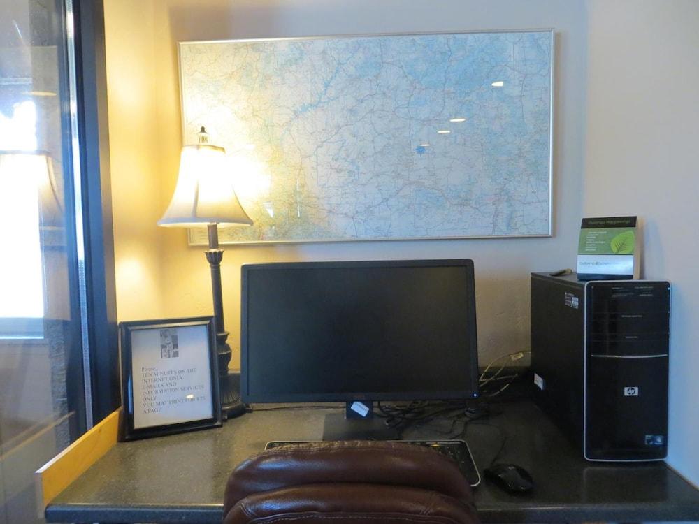 Adobe Inn photo 22