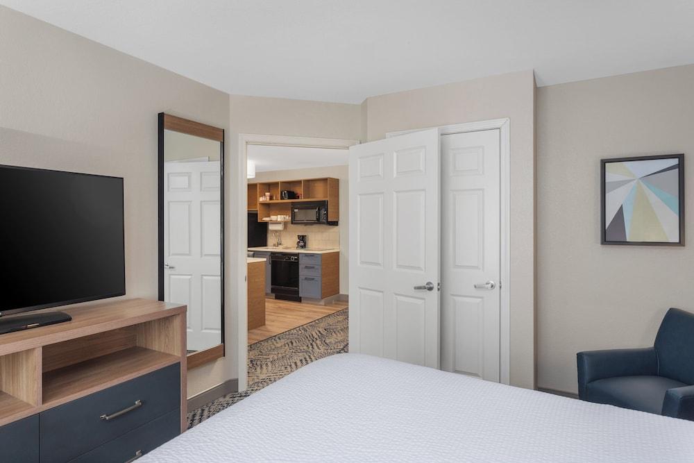 Candlewood Suites La Crosse N by IHG photo 29