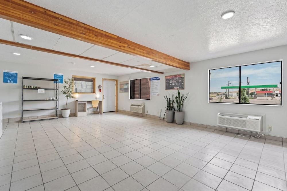 Evanston Inn Extended Stay photo 9