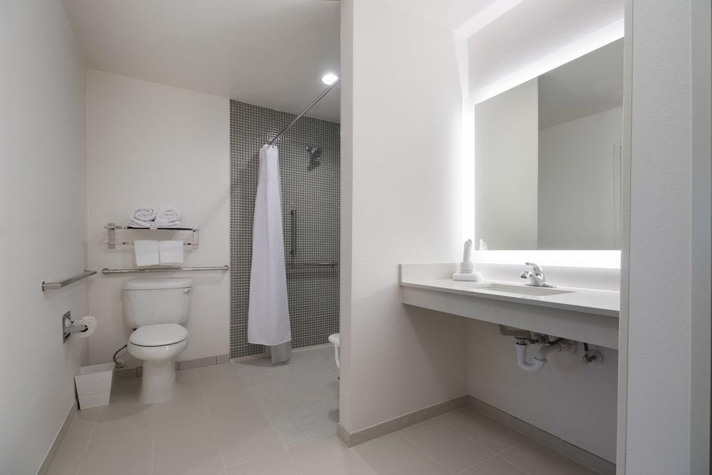 SpringHill Suites by Marriott Dallas NW Hwy/I35E photo 25