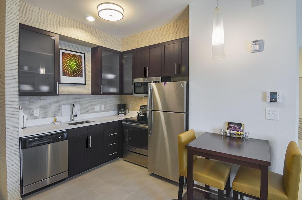 Residence Inn by Marriott Denton photo 19