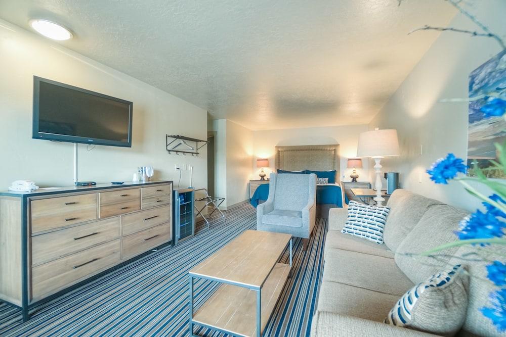 Blue Lakes Inn & Extended Stay photo 34