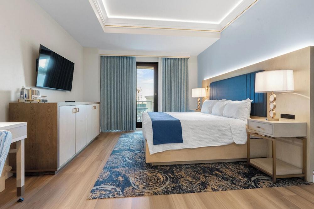 Harbor Suites at Harborwalk Village photo 82