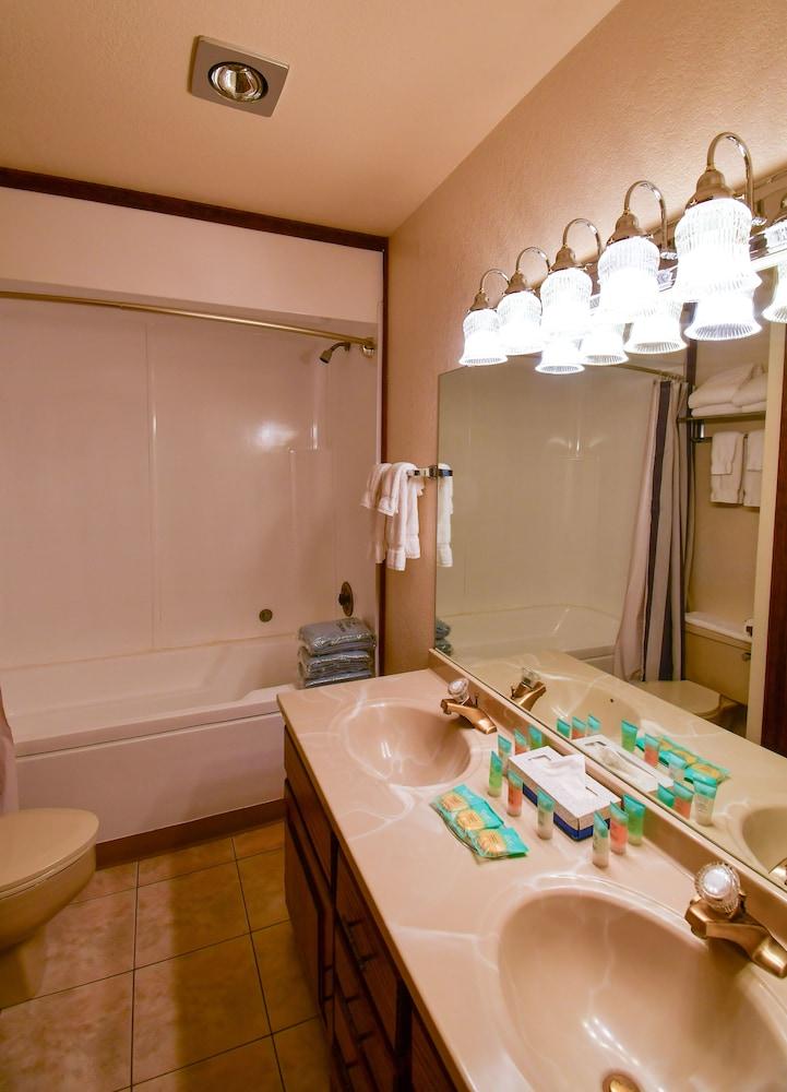 Inn at SilverCreek photo 47