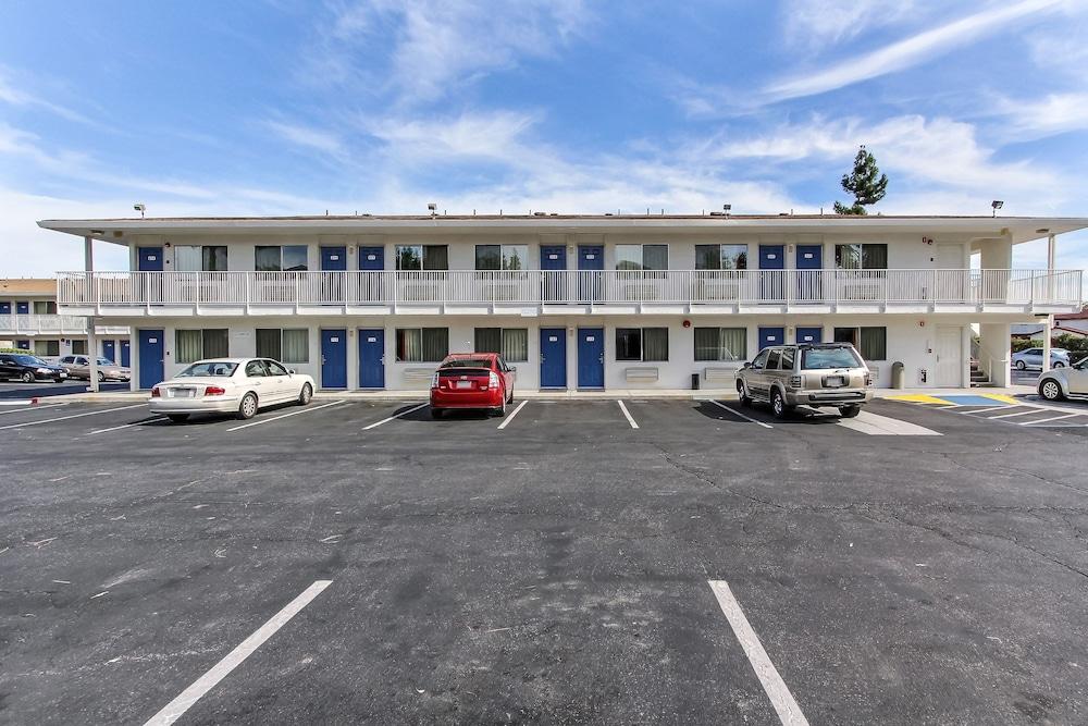 Super 8 by Wyndham Santa Clara photo 16