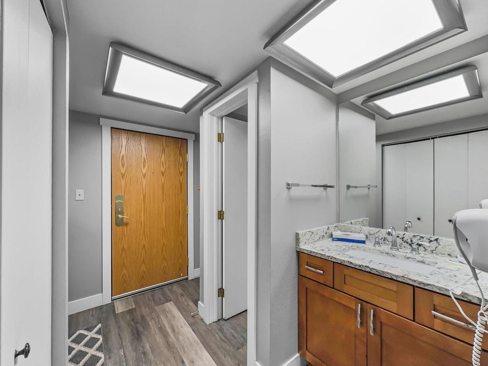 Cm321h Copper Mtn Inn Hotel Room by RedAwning photo 4