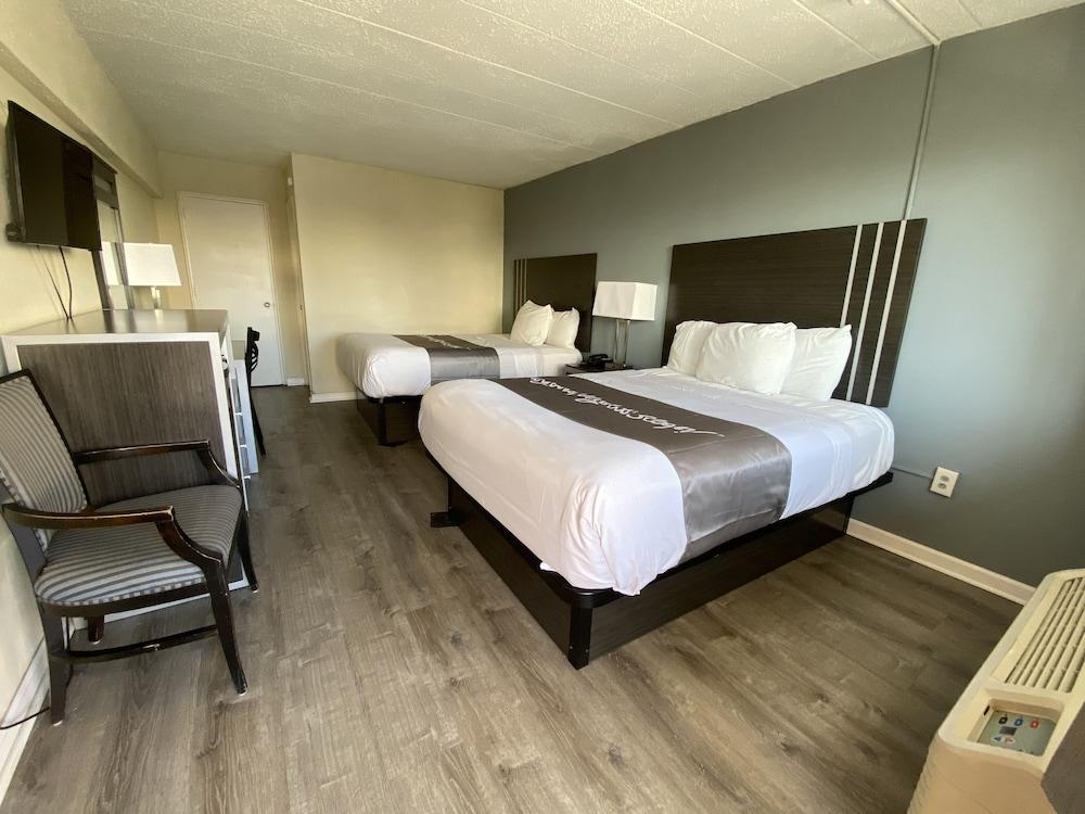 Red Carpet Inn & Suites photo 49
