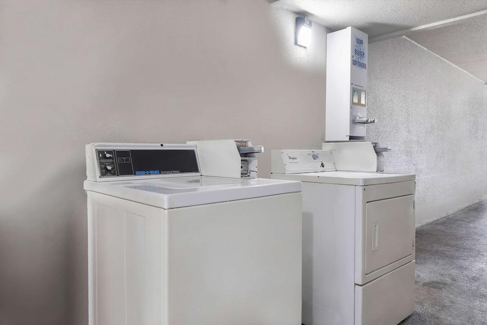 Motel 6 Beaumont, TX photo 34