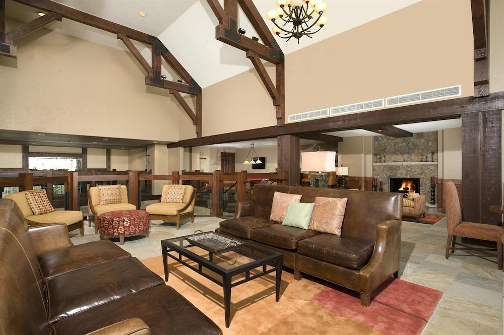 Crystal Peak Lodge, A Vail Resorts Property photo 3