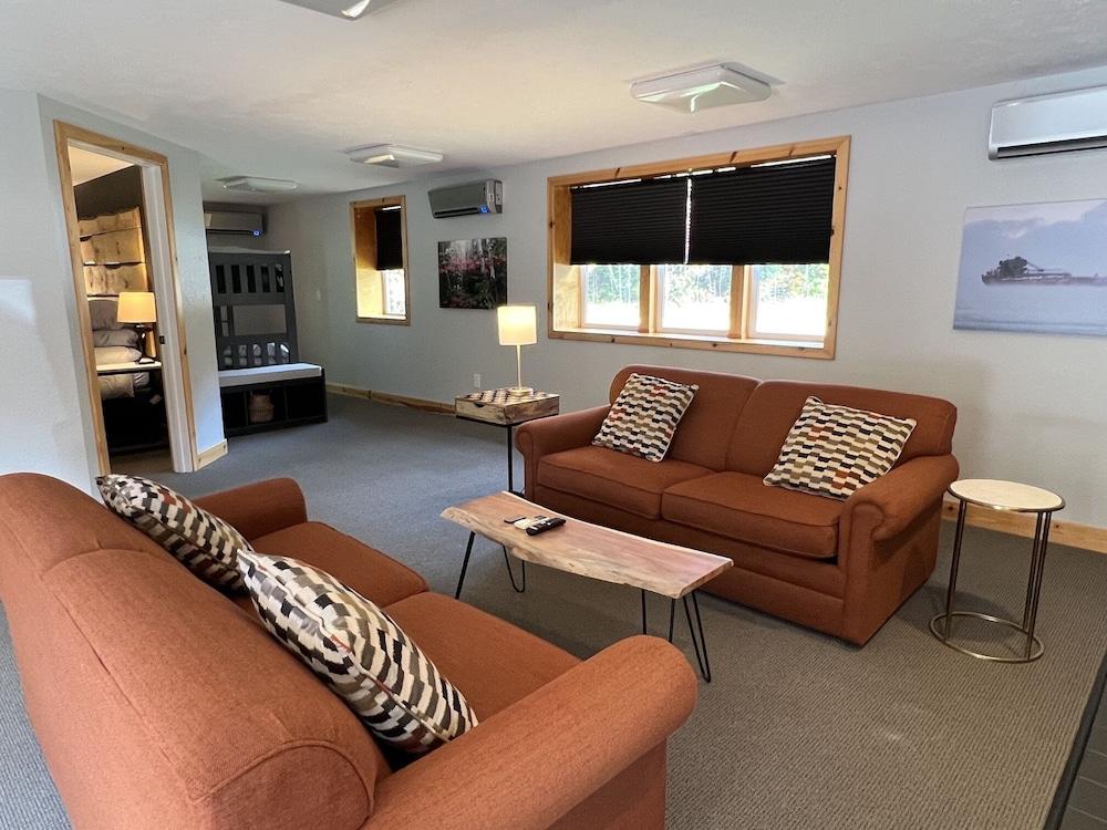 Tahquamenon Suites Lodging photo 10