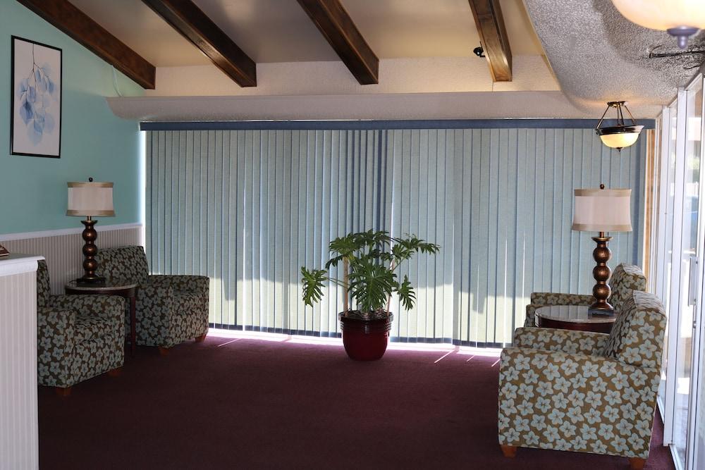 Friendship Inn photo 25