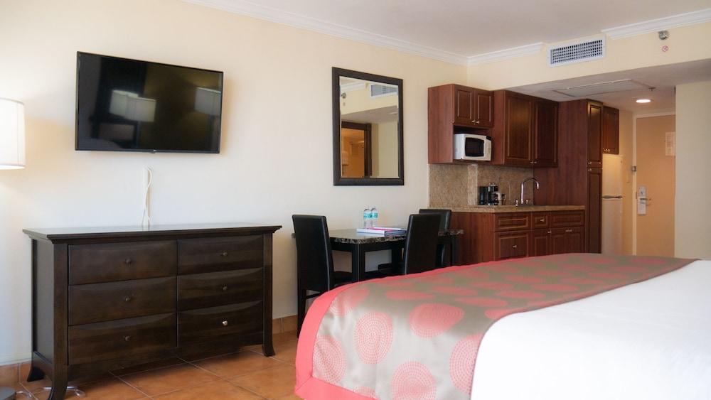 Ramada Plaza by Wyndham Marco Polo Beach Resort photo 16