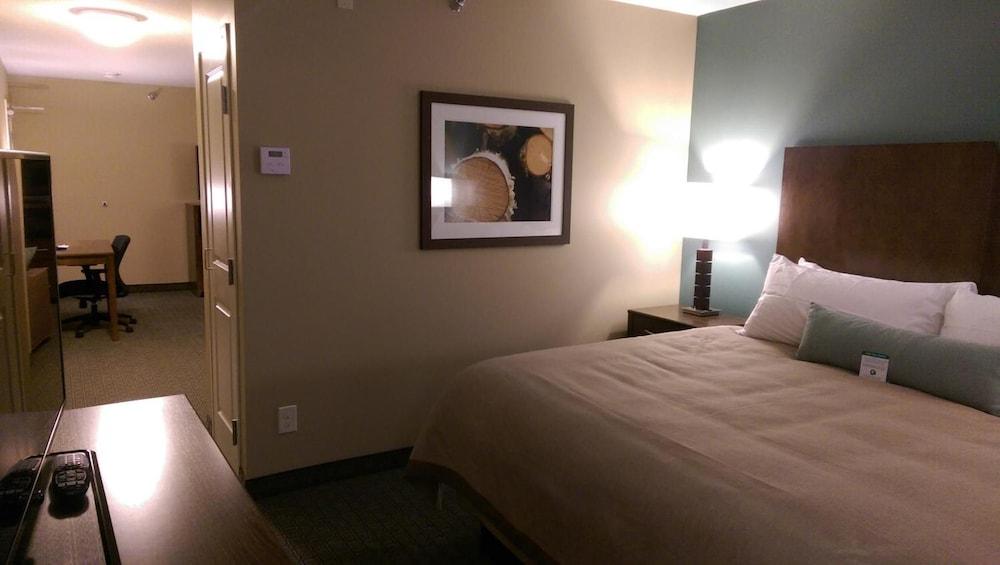 GrandStay Delano photo 10