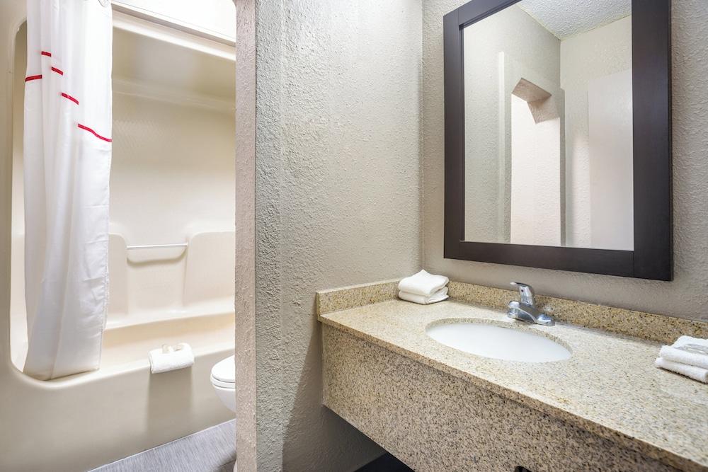 Red Roof Inn Savannah - Southside/Midtown photo 15