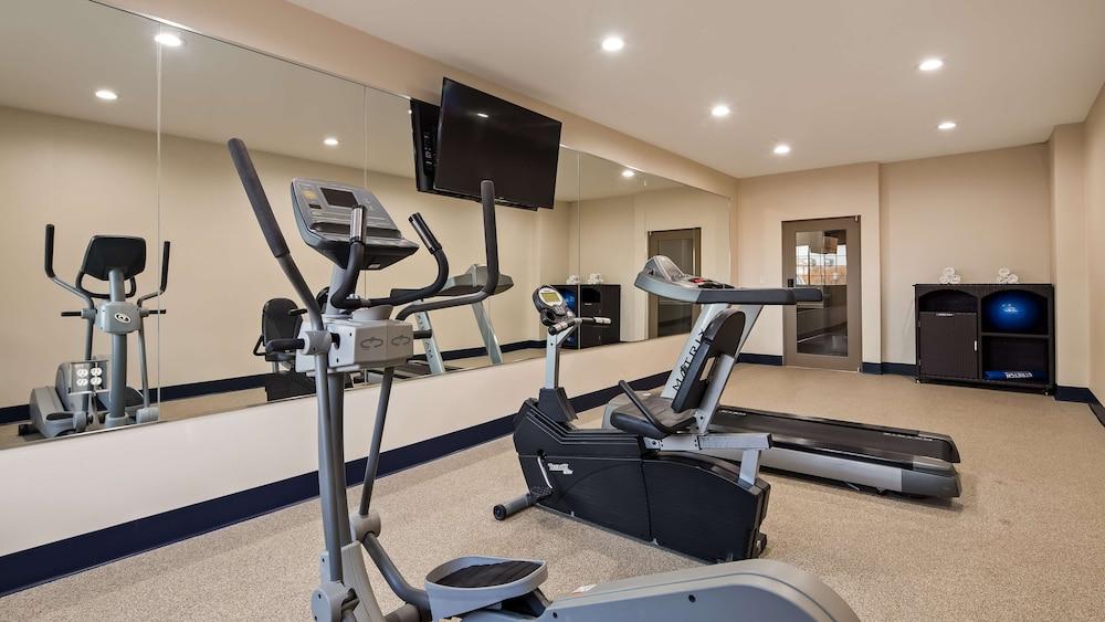 Best Western Plus Tulsa Inn & Suites photo 13