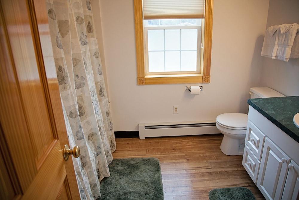 Blue Hill Lodge photo 16