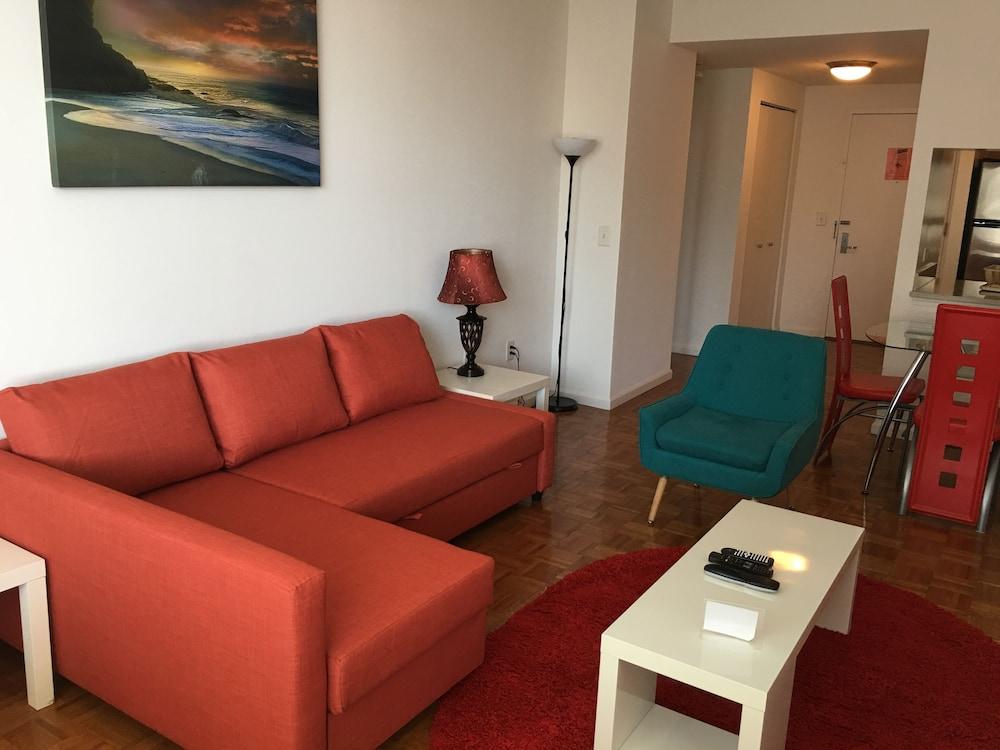 Downtown Luxury Suites photo 14