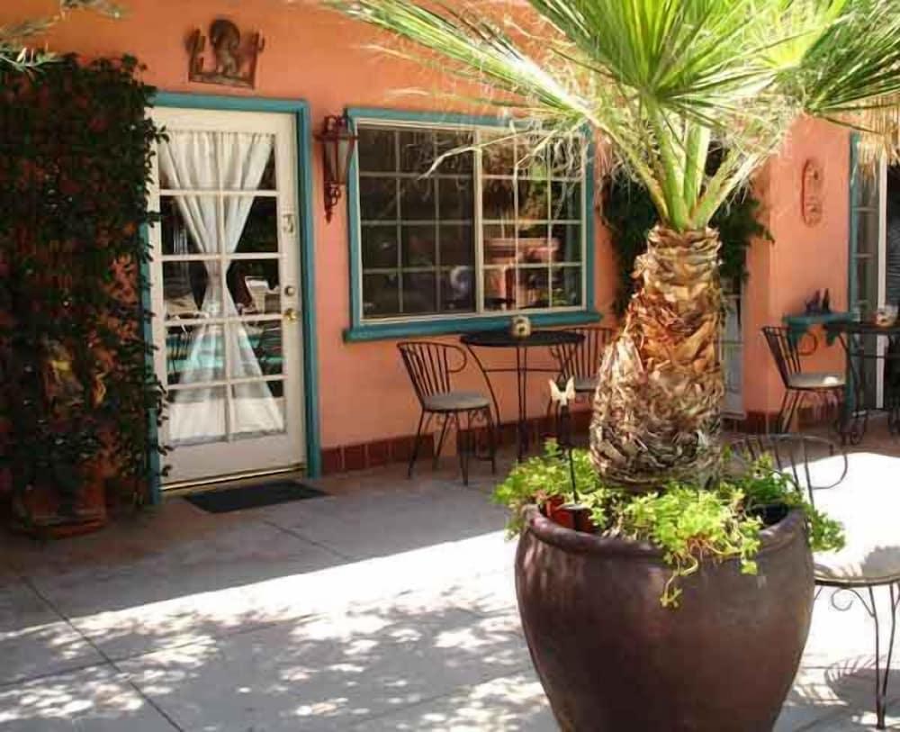 Coyote Inn photo 38