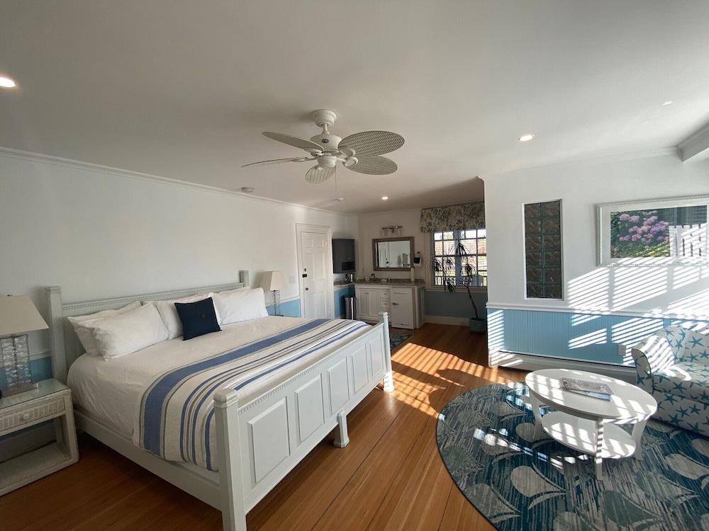 Beach Breeze Inn photo 2