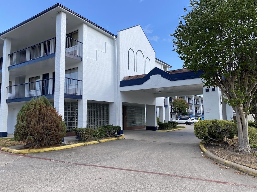 SureStay Hotel by Best Western Spring North Houston photo 30