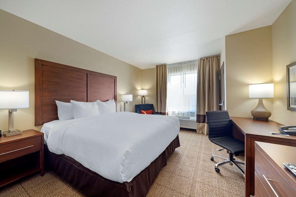 Comfort Inn & Suites Harrah photo 4