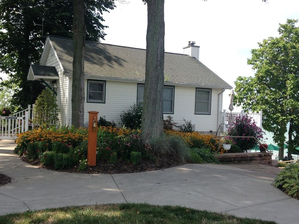 The Lakehouse Inn photo 38